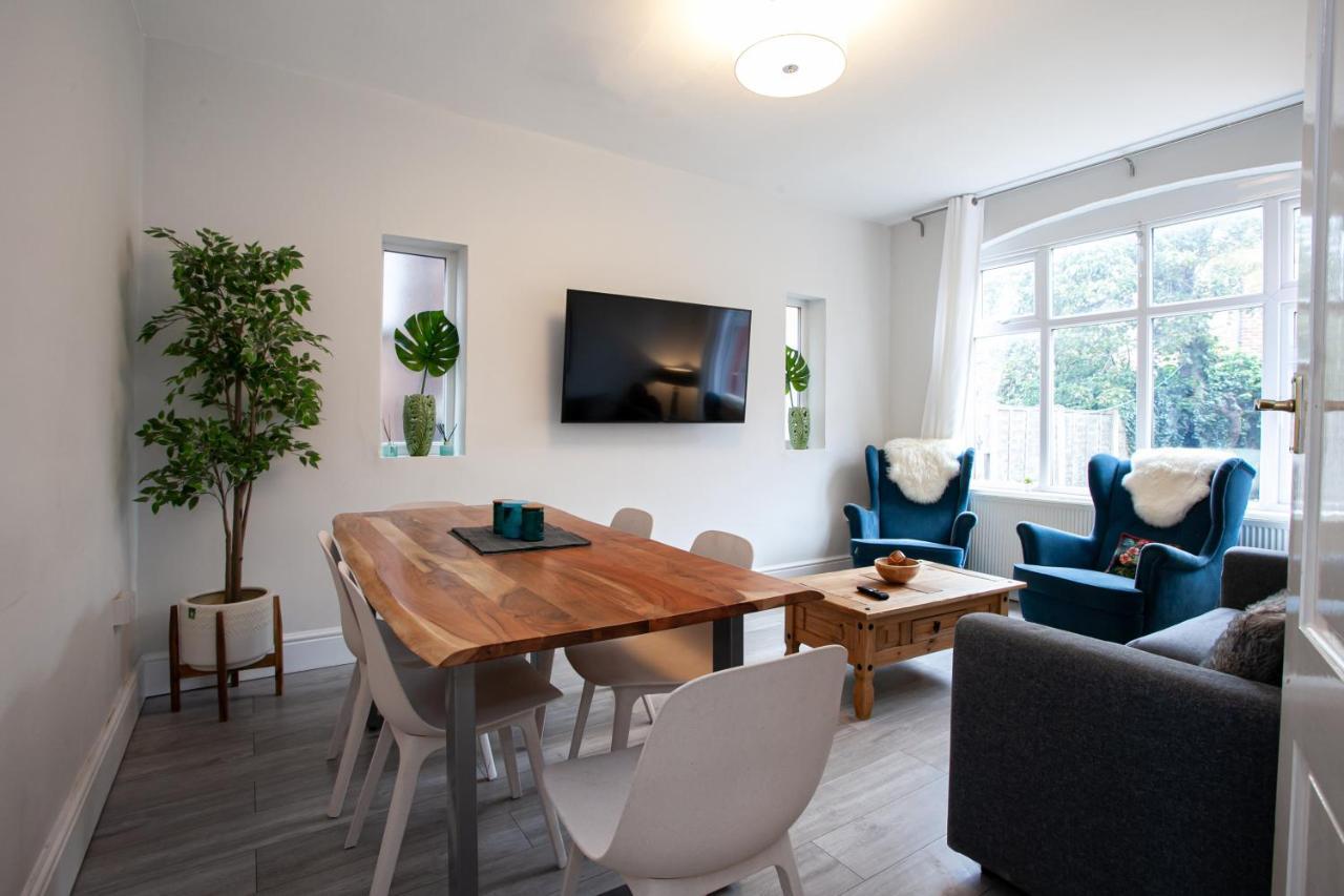 The Safari House - Your Ultimate Relaxation Destination Manchester Exteriör bild