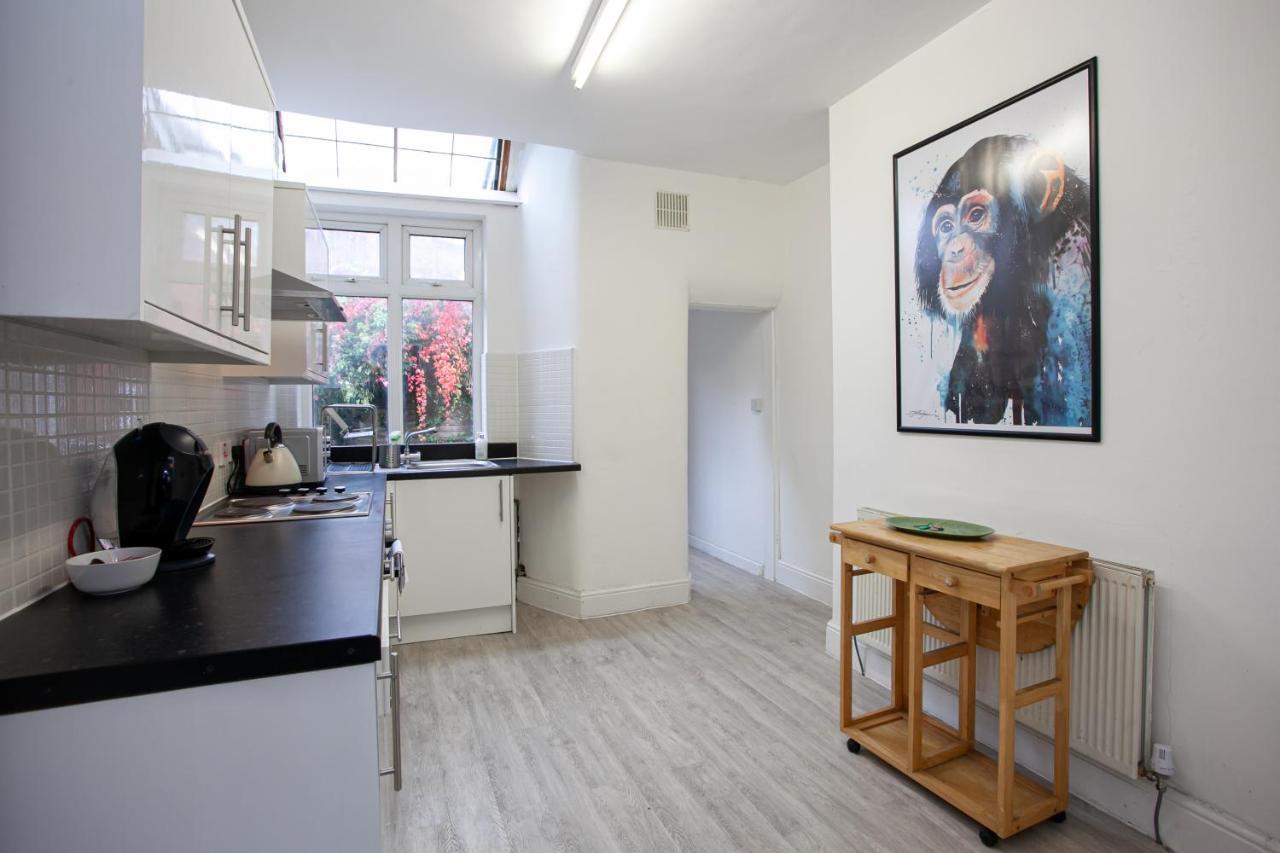The Safari House - Your Ultimate Relaxation Destination Manchester Exteriör bild